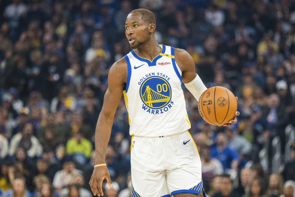 员也毫不逊 员也毫不逊