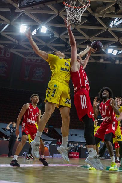 在西甲中披 在西甲中披